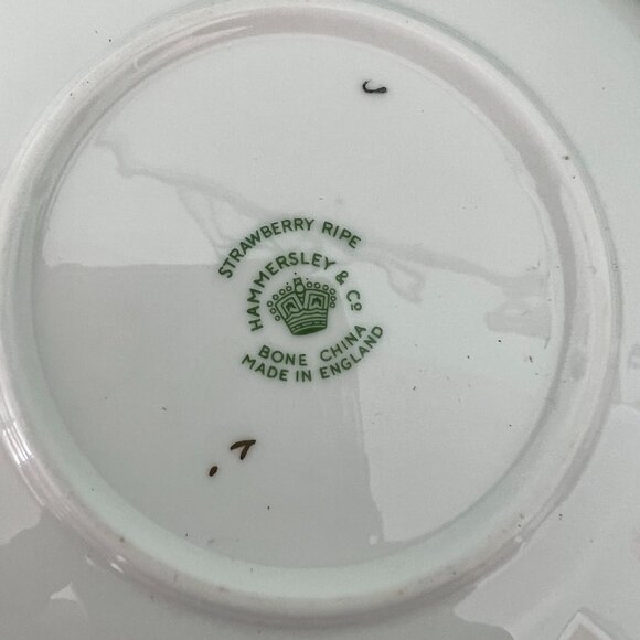 HAMMERSLEY & CO “Strawberry Ripe” Pattern Fine Bone China Gold Trim - Picture 7 of 7